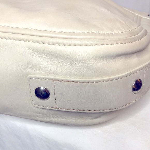 COACH Zoe Ivory colored genuine leather hobo style handbag. Silver hardware. - Picture 10 of 16